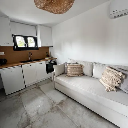 Byblos Cycladic House Apartment Vivlos